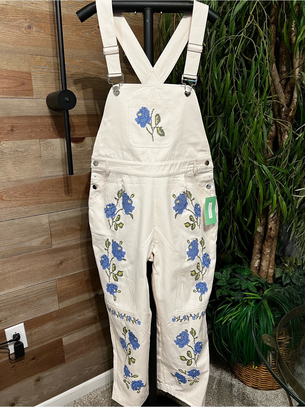 NWT New Collection cream overalls with blue floral embroidery. L.
